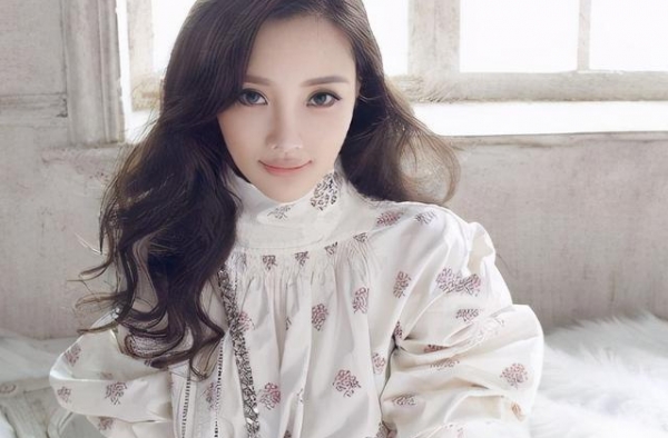 李小璐复出做歌手？发单曲录唱跳视频，却被网友谩骂用词不堪入目