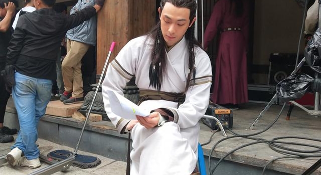 连晨翔参演古装大戏《燕云台》，压力大到喷鼻血