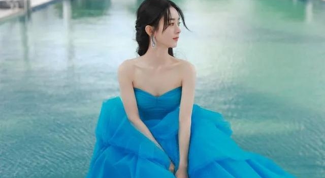 她被吐槽不够土？
