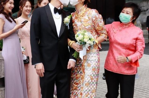 余香凝嫁大13岁圈外富豪，小腹凸起疑有孕，曾与陈家乐蜜恋3年