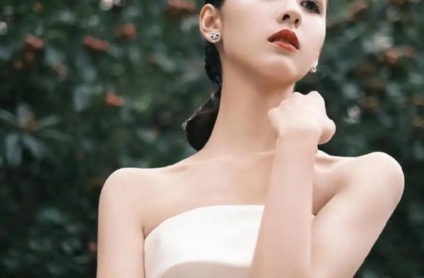 陈都灵精美美图：自然清新，清丽脱俗