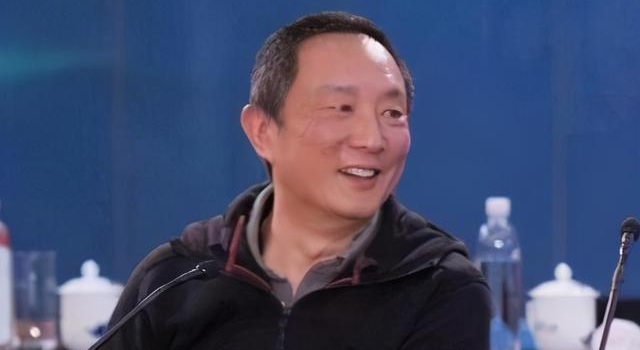 63岁导演张黎究竟有何魅力？结婚5次，其貌不扬但备受女星青睐