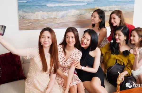《熟女强人》：有钱女人的生活狗血又有趣