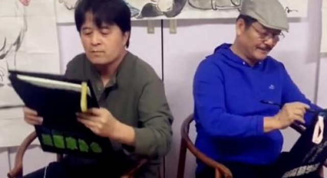 61岁毕福剑近照显疲惫，眼神毫无昔日神气，私下邋遢不修边幅