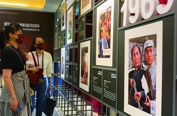 “回忆杀”来了！红色经典电影图片展免费向市民开放一个月