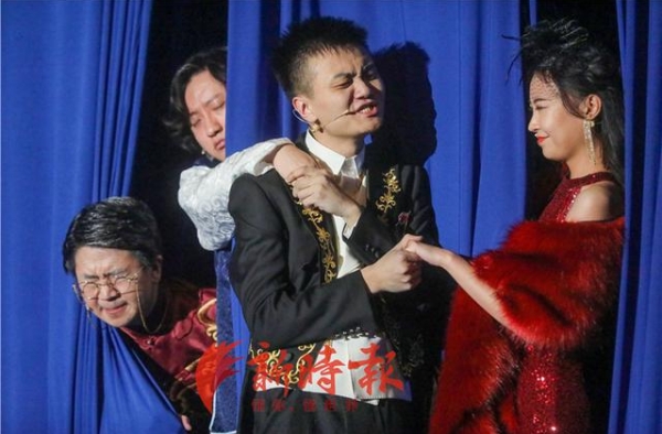 开心麻花27日晚在济首演！记者探班带妆彩排，高清大图看一波