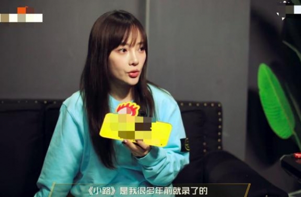 李小璐回应过往风波，直言还没走出来，自认如今感情全在甜馨身上