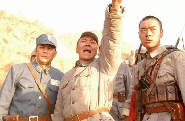 为什么电视剧《亮剑》在最后几集要讲李云龙出轨？