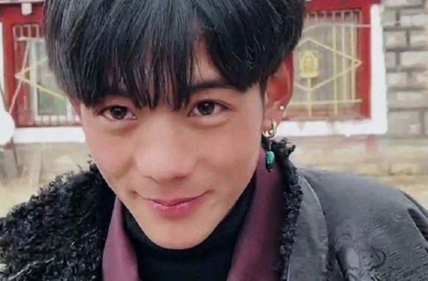 丁真的走红并非意外，暴露出康巴汉子蒲巴甲的尴尬