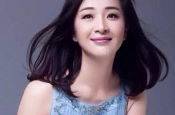 与张嘉译离婚后，杜珺并未患得患失：这段情，理应得到尊重