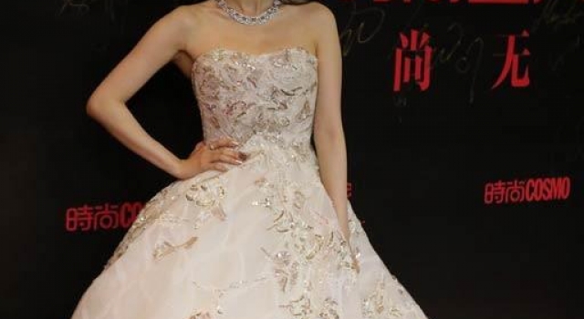 这个颁奖礼 所有女明星都很拼 只有李宇春、刘雯 走中性路线