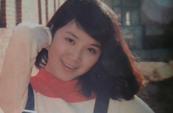 《北京人在纽约》郭燕，严晓频嫁初恋恩爱31年，曾为爱退圈出国