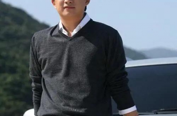 和刘若英传绯闻 ，''偏爱''女学生，黄磊不帮学生黄海波复出