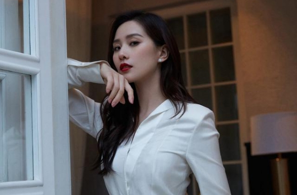 刘诗诗成盛典“最忙人物”，和女明星们互动太甜了，“海王”实锤