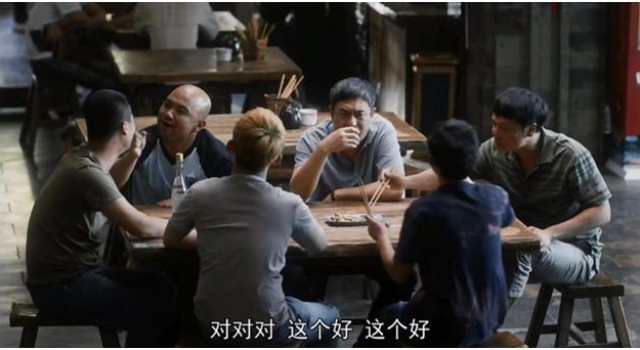 《装台》闫妮形象崩盘横肉抢镜：中年女人的认命，从放弃保养开始