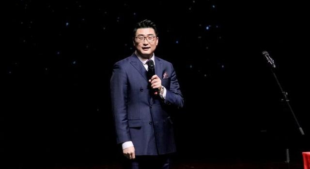 笑翻全场！高晓攀尤宪超相声巡演首站在榆林大剧院拉开帷幕