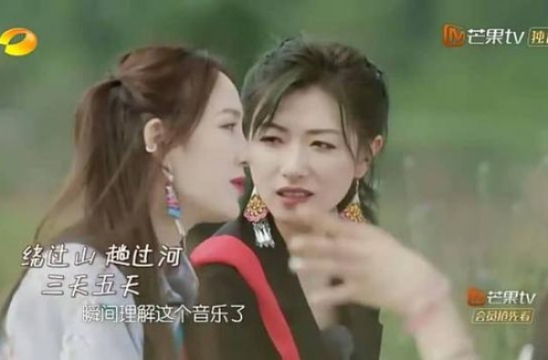 原创民族音乐打动人心 拉祜村民唱哭姐姐团