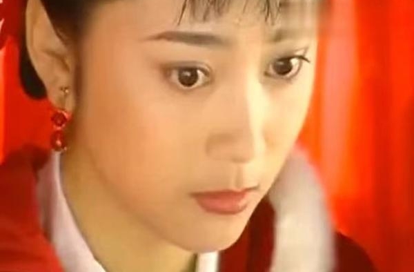 记得《情深深雨濛濛》年轻时的傅文佩吗？46岁身材真绝
