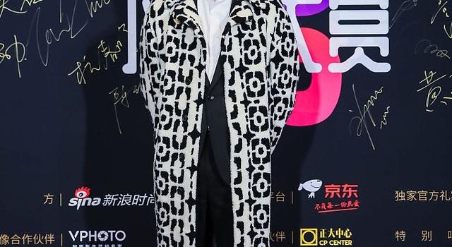 男明星PK!阿云嘎绅士优雅 朱正廷、陈立农同台比帅谁赢了？