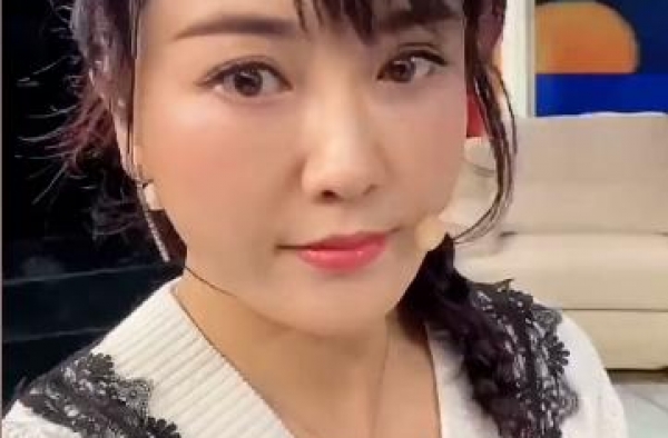 ＂小桃红＂刘淼罕露面，长相变化太大认不出，从未与神秘老公同框