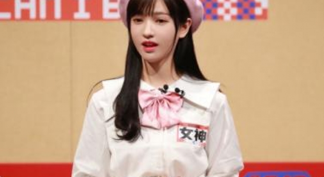 刘雨昕前队友加盟奇葩说，称偶像是商品不能恋爱，获杨幂赞赏