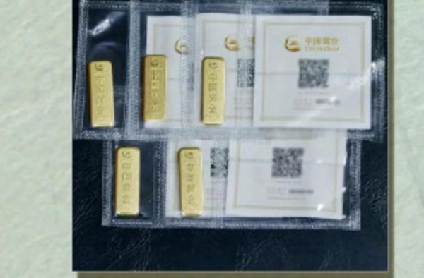 收金条等礼物？到底是何炅的问题，还是饭圈问题