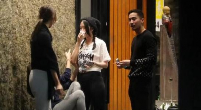 阿娇前夫深夜私会三名美女，被调侃为“老司机”四人开怀大笑