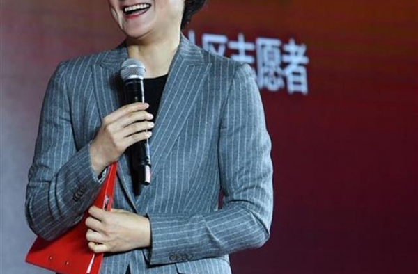 对话“回武汉”的央视主持人董倩：我像一颗种子扎进了这片土地