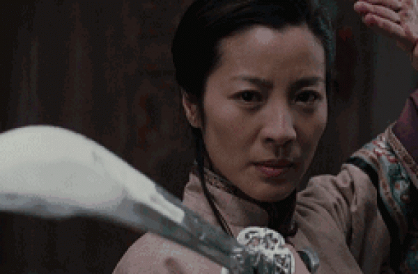亚洲身价最高的女打星 58岁不婚 罕见晒出全家福
