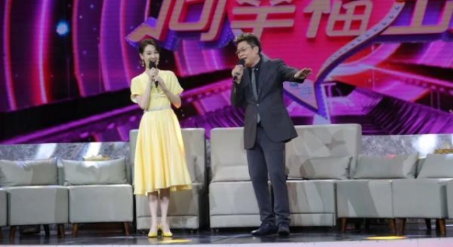 乌兰图雅与“广场舞王子”王广成热闹来袭舞台上互诉感谢
