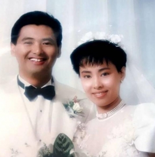 周润发与妻子陈荟莲的相处模式令人感动：每次吵架都是发哥先认错