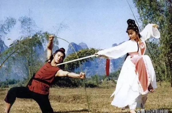30年前的邪典武侠片，侠女复仇引出乱伦惨案，从头反转到结尾