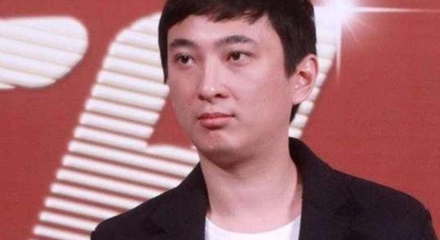 继孙一宁直播后，王思聪再度发记录锤对方，直言女方曾发腹部照片